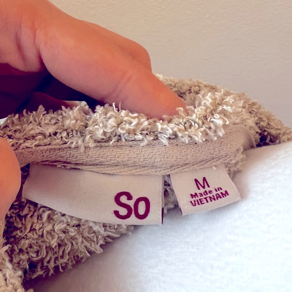 Kohl’s SO Favorite Full Zip Cozy Fuzzy Beige Hoodie - Size M - Picture 3 of 5